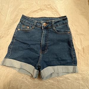 Fitted denim jean shorts